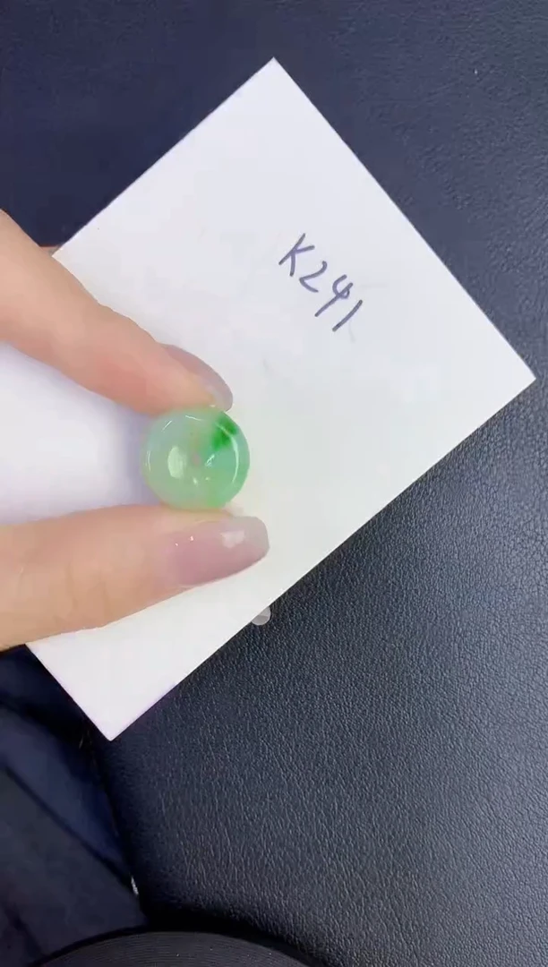 颈饰未镶嵌翡翠缅甸天然翡翠A货