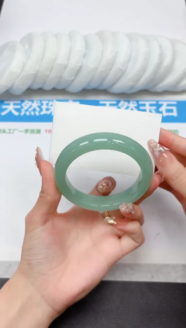 未镶嵌手镯石英质玉289-58.2