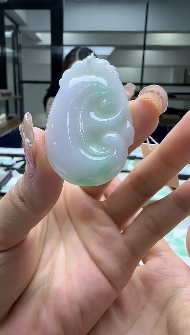 【闪购商品】翡翠颈饰未镶嵌如意