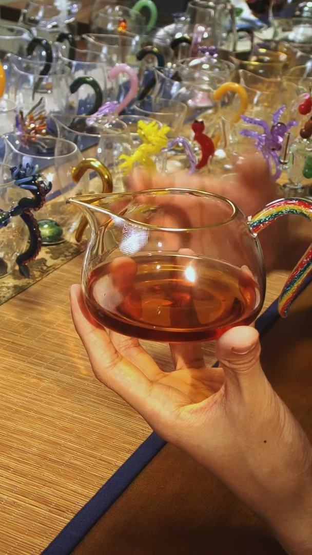 【闪购商品】彩虹描金聚宝公杯晶焱金标