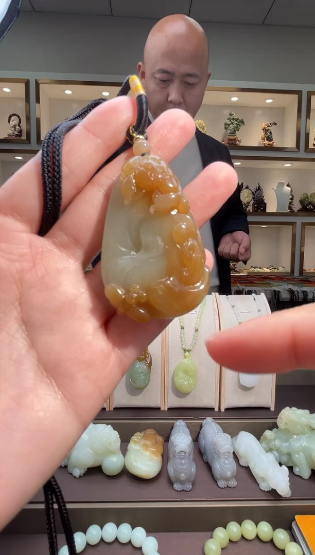 颈饰未镶嵌和田玉苏