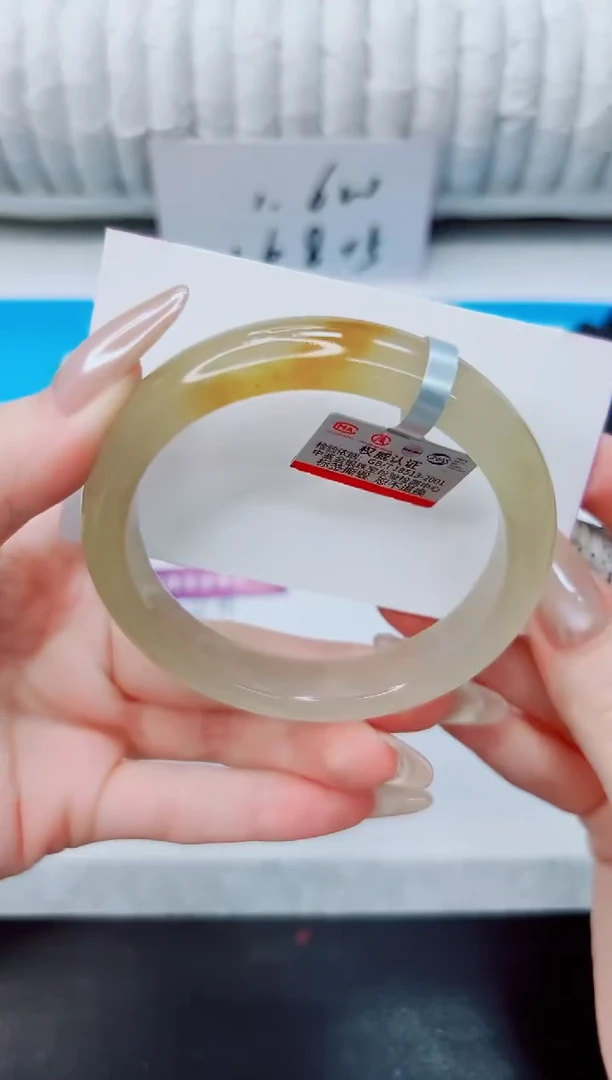 未镶嵌手镯石英质玉172/