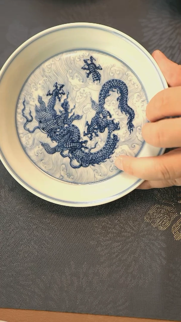 仿明青花深龙纹淡海水壶承