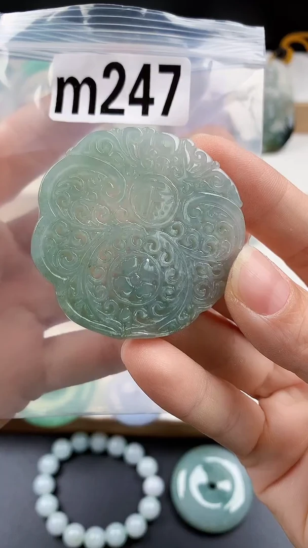 颈饰未镶嵌翡翠天然翡翠吊坠挂件