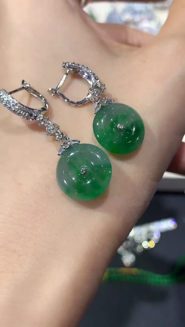 18K金镶嵌翡翠耳饰B172