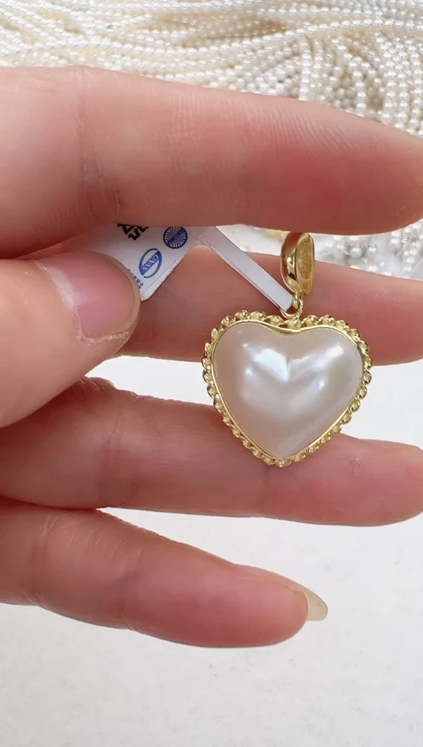 【闪购商品】拼合珍珠（马贝珠）颈饰银S925镶嵌爱心麻花吊坠