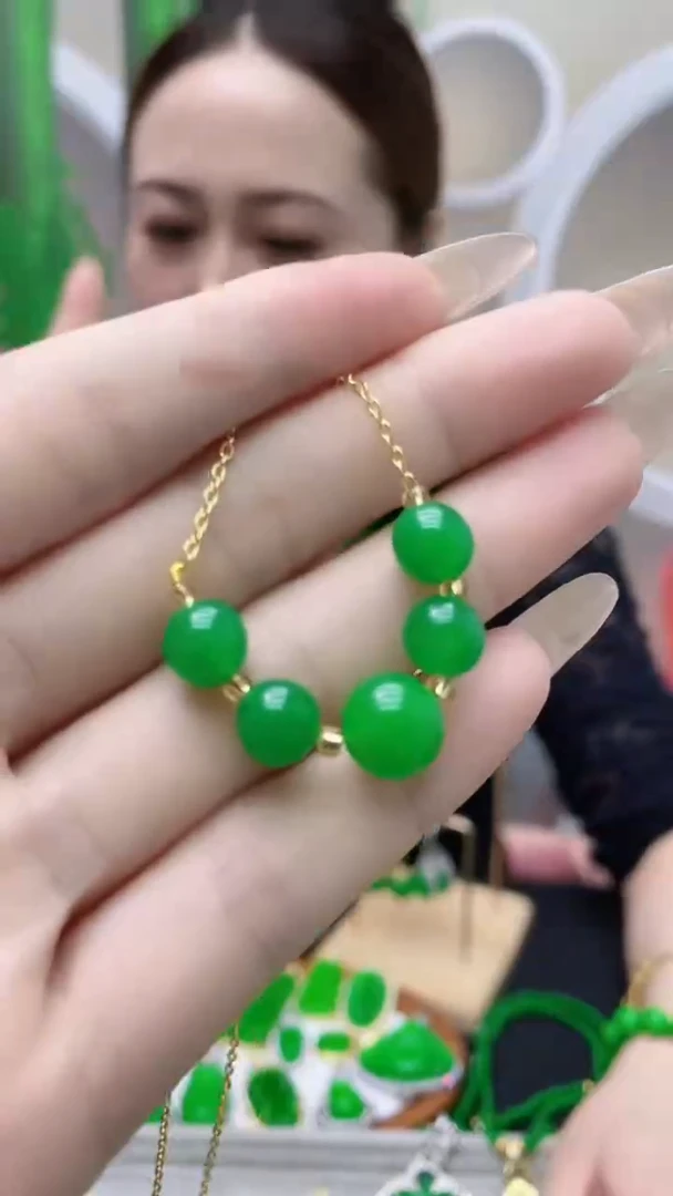 颈饰14K金镶嵌翡翠B62