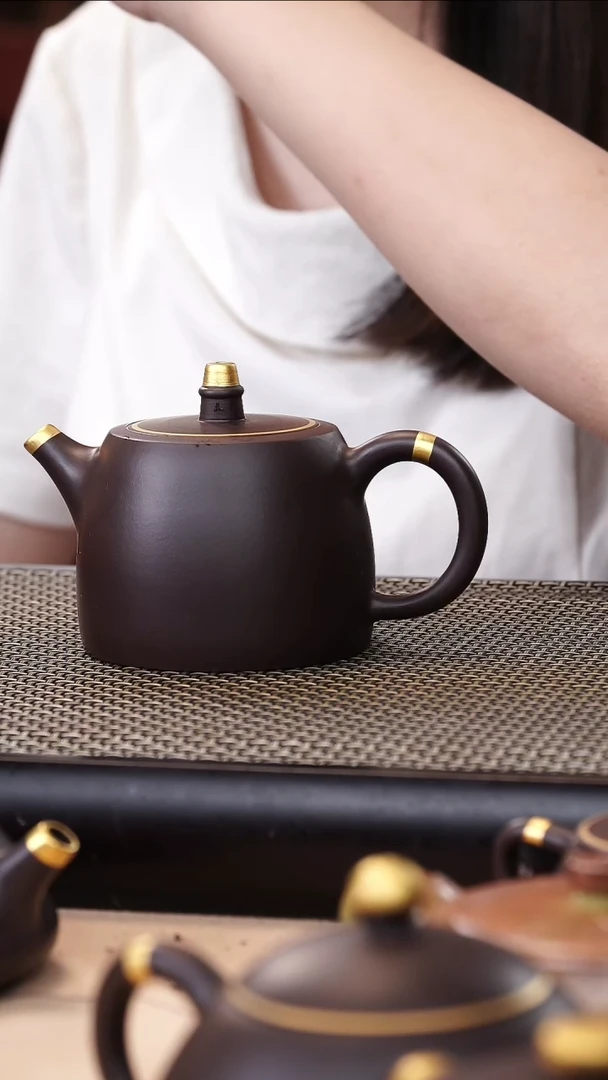 茶壶紫砂四号井茄皮紫泥描金汉铎220cc