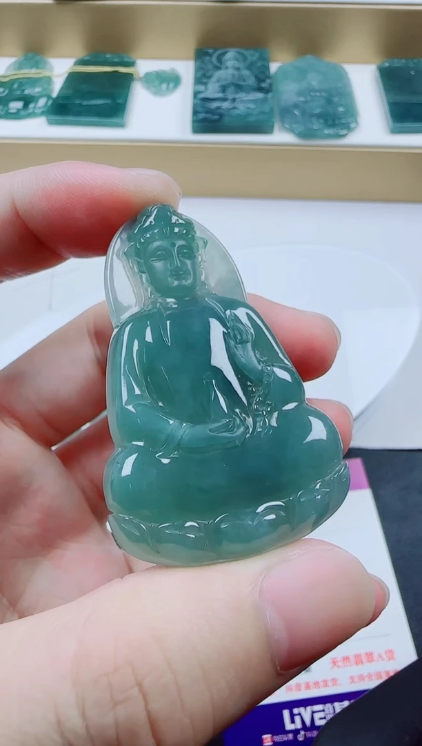 翡翠未镶嵌颈饰素衣多样性发其一