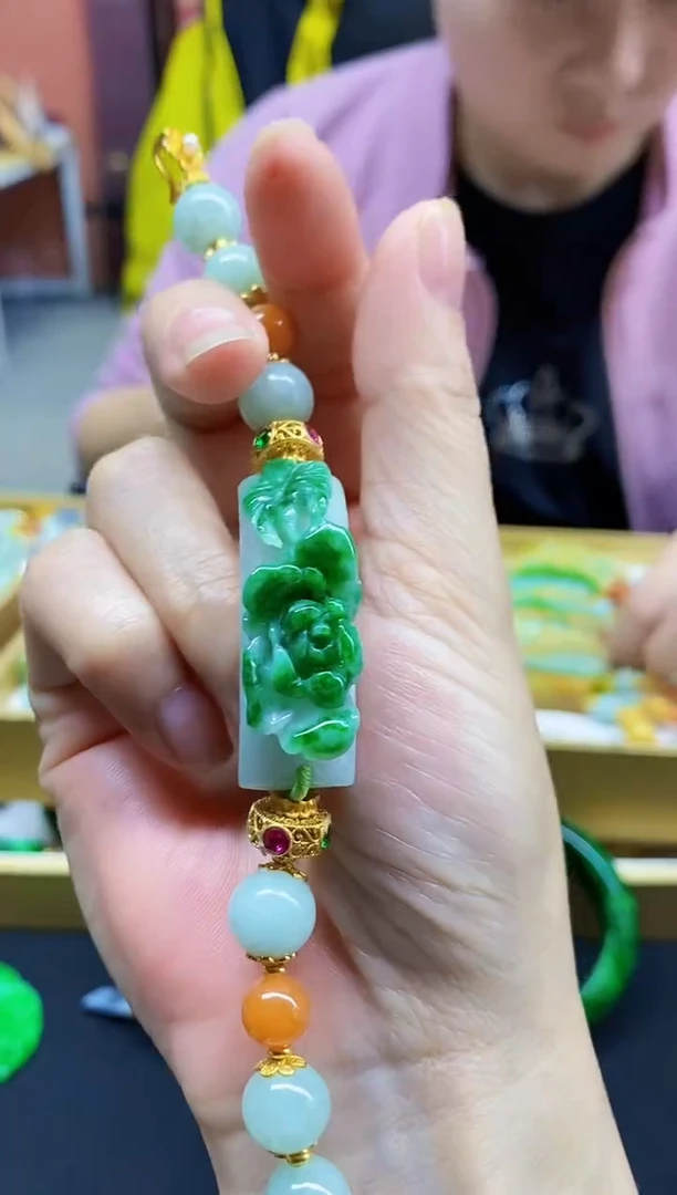 颈饰未镶嵌翡翠翡翠手牌