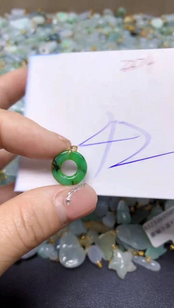 【闪购商品】翡翠挂件18K金镶嵌 天然翡翠A货