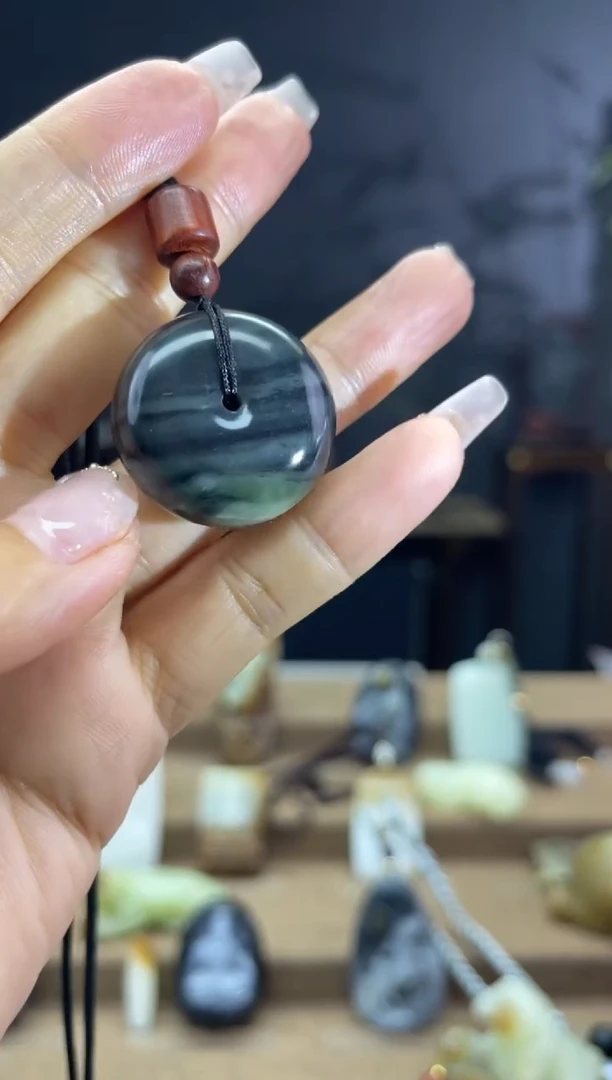 颈饰未镶嵌和田玉1