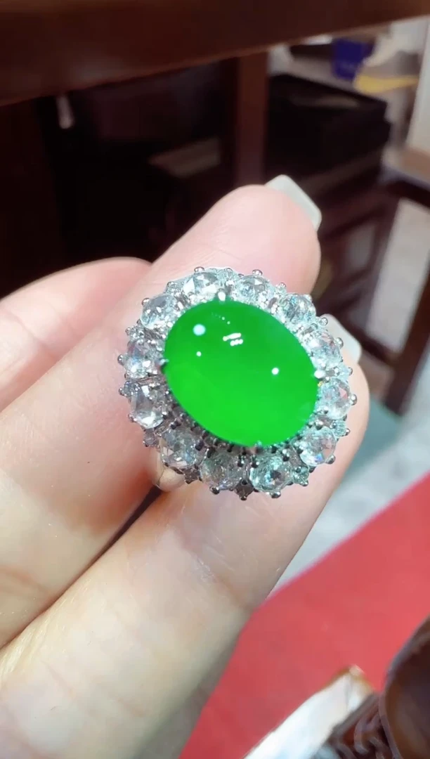 【闪购商品】翡翠戒指18K金镶嵌蛋面
