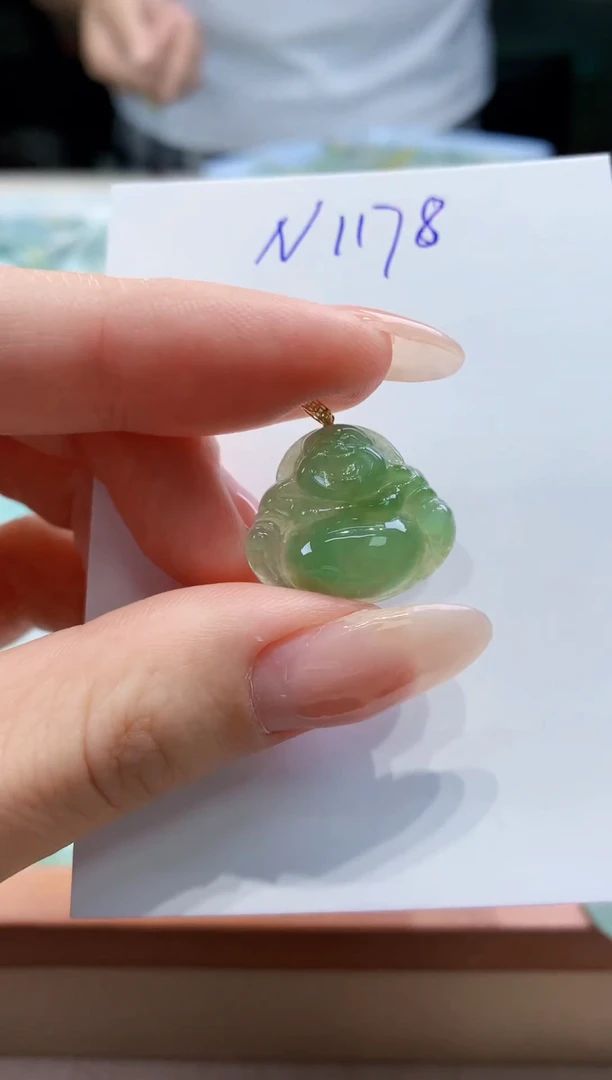 翡翠未镶嵌颈饰天然缅甸a货翡翠