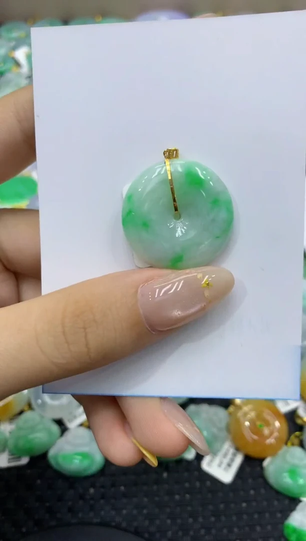 颈饰18K金镶嵌翡翠天然缅甸翡翠A货