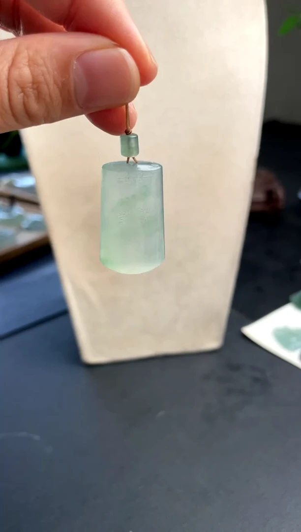未镶嵌定制翡翠毛货无事牌