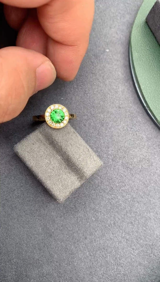 【闪购商品】石榴石（沙弗莱）戒指18K金镶嵌1ct沙弗莱戒指