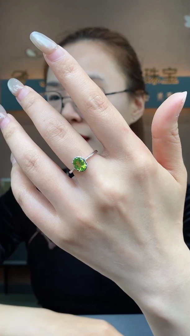 【闪购商品】橄榄石戒指银S925镶嵌橄榄石戒指