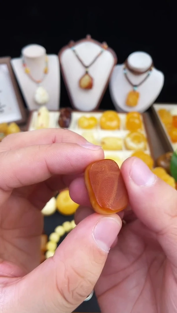 琥珀未镶嵌珠宝奇石柒月