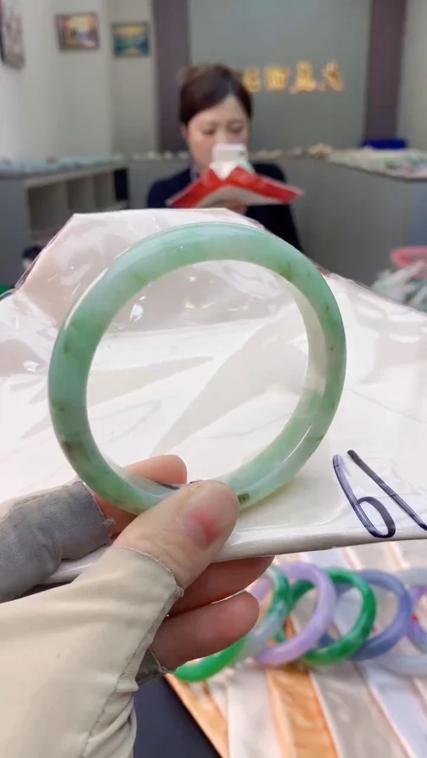 未镶嵌手镯翡翠0215461761