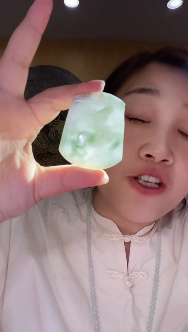 翡翠未镶嵌颈饰LL翡翠吊坠27-01