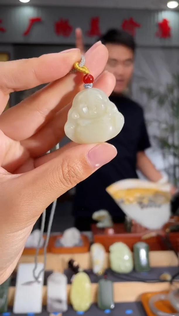 和田玉未镶嵌颈饰1