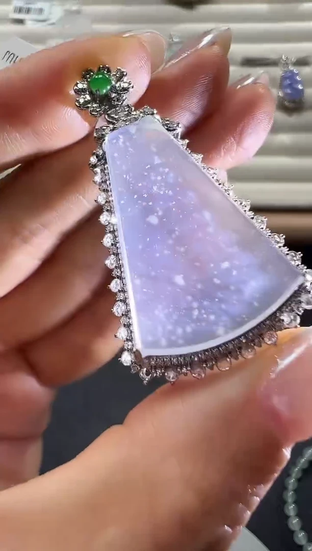 颈饰18K金镶嵌翡翠序号176