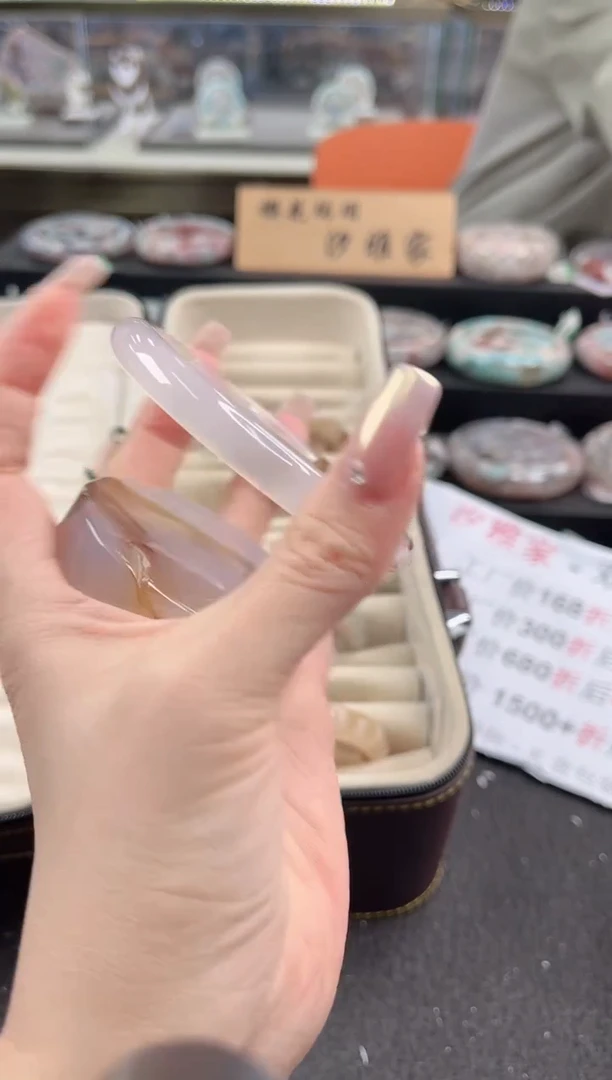 未镶嵌手镯石英质玉尘*丷圈口（赠品镯心）