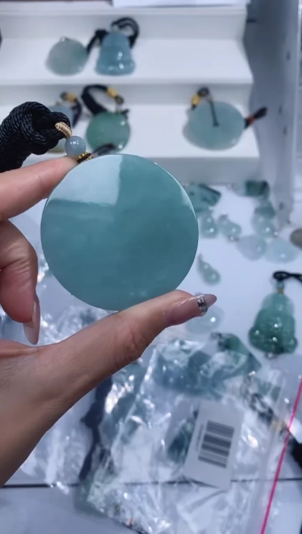 颈饰未镶嵌翡翠吊坠