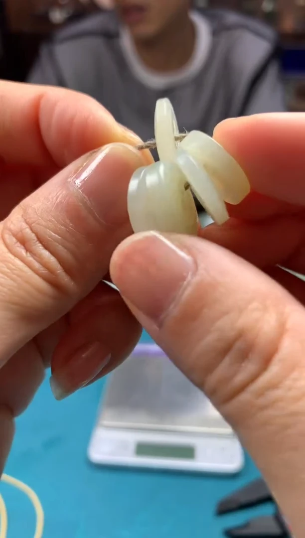 和田玉未镶嵌颈饰1