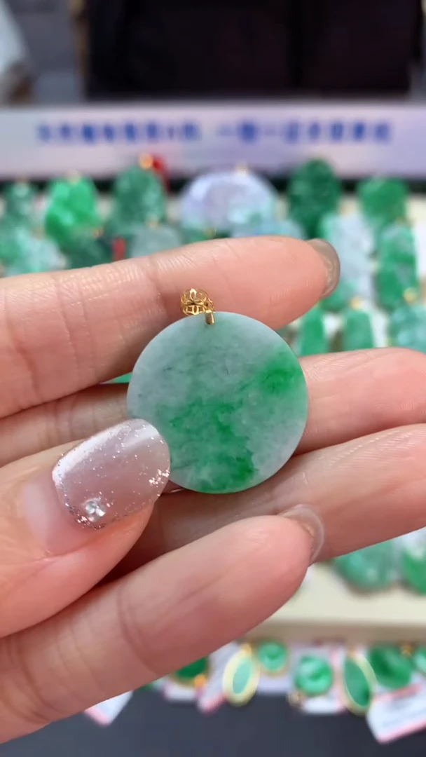 【闪购商品】翡翠吊坠(不含链)18K金镶嵌挂件