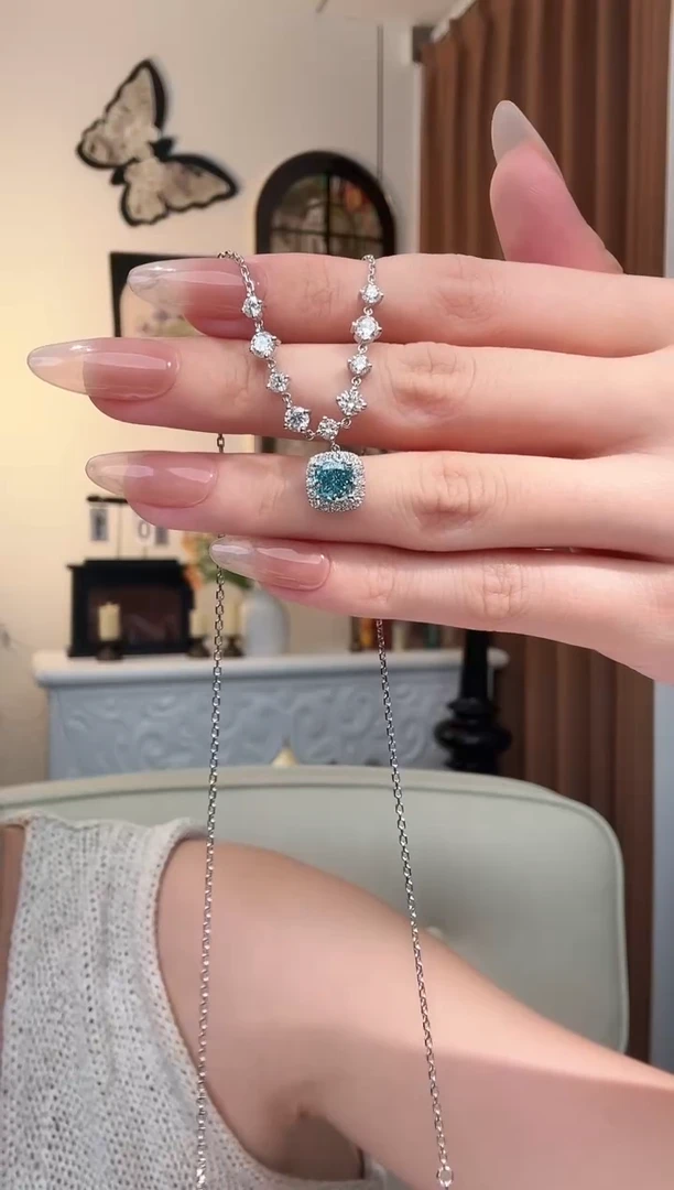 实验室培育钻石18K金镶嵌颈饰蓝钻枕形爪镶1.2