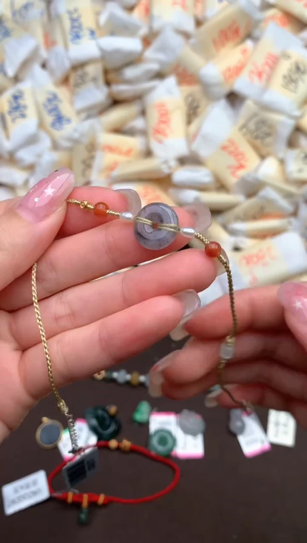 【闪购商品】翡翠手绳未镶嵌  — ·