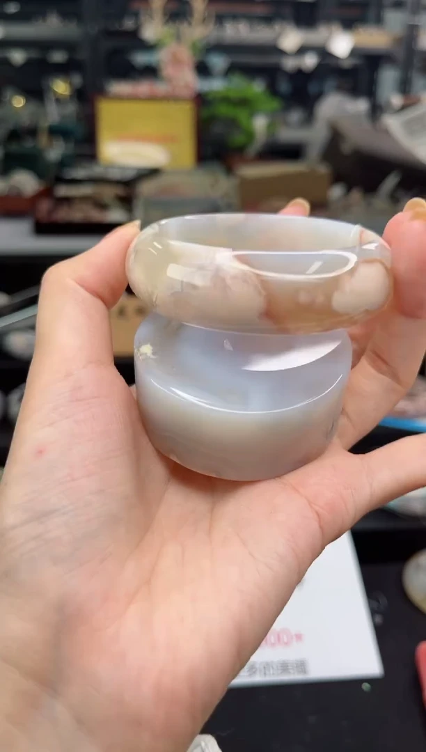 【闪购商品】石英质玉手镯未镶嵌56圈口（赠品镯心）1600067