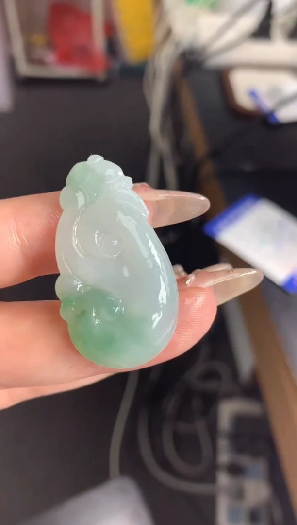 定制翡翠未镶嵌如意