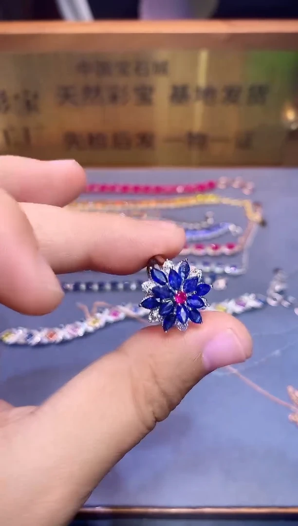 【闪购商品】蓝宝石戒指银S925镶嵌........