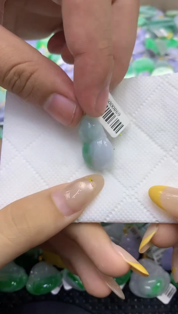 颈饰未镶嵌翡翠天然缅甸翡翠A货