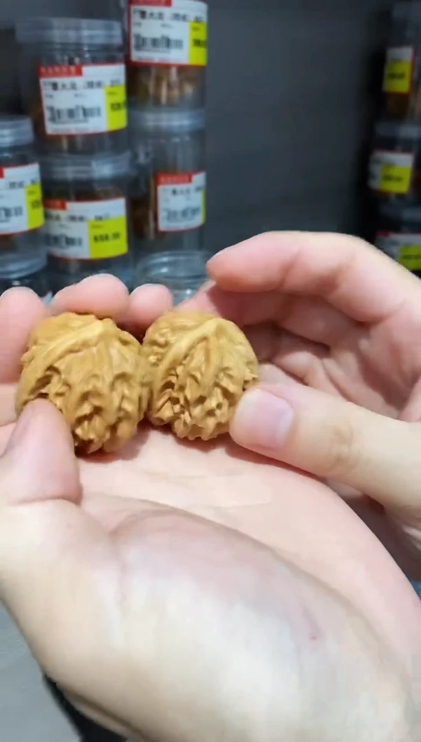 桃核把件微修打底曹大龙35-37