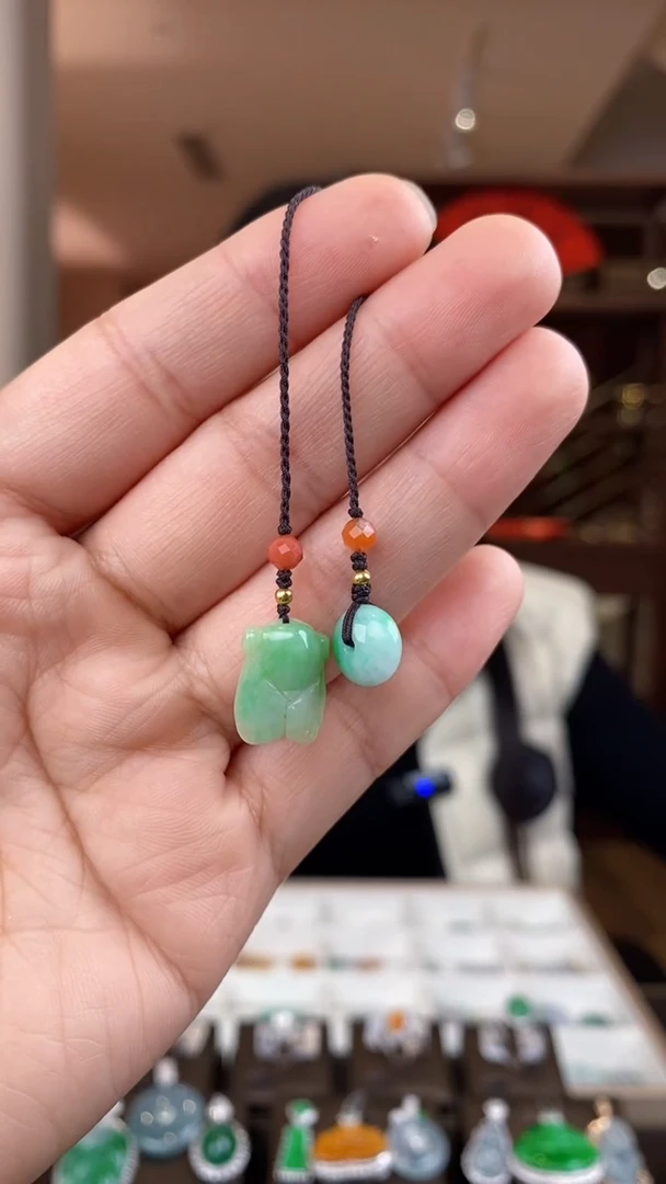 【闪购商品】翡翠吊坠(不含链)未镶嵌翡翠手机挂