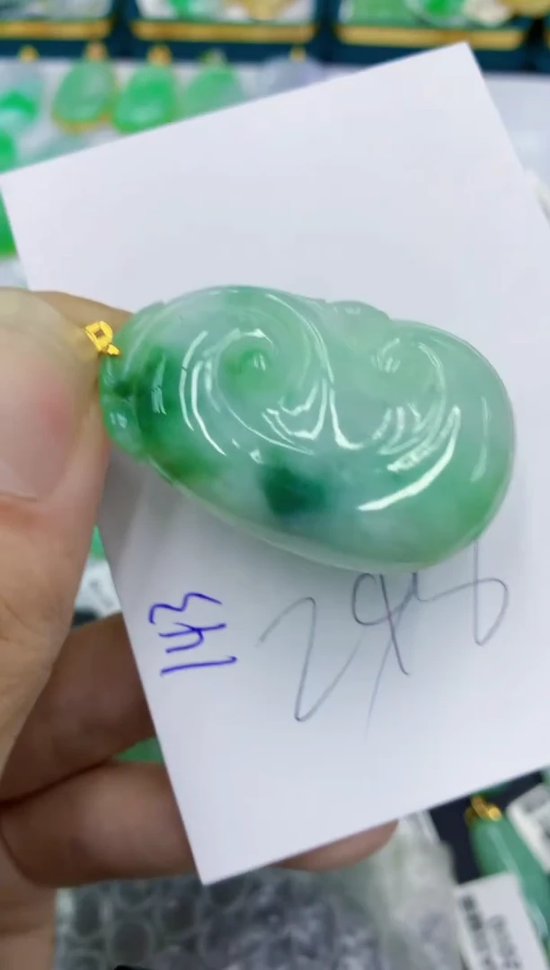 翡翠18K金镶嵌颈饰1111111111
