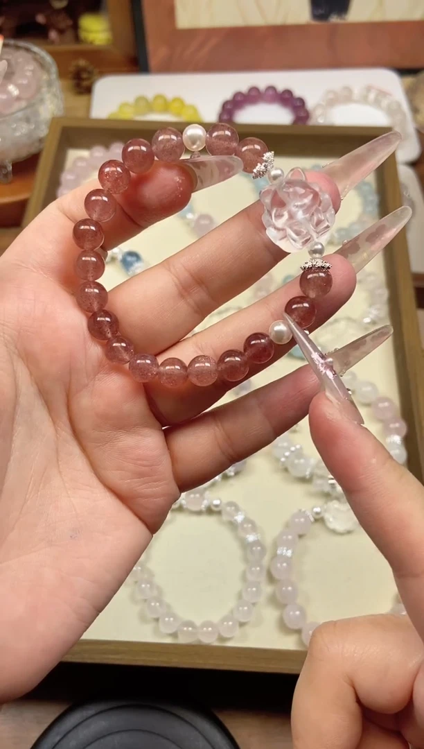 【闪购商品】水晶手链未镶嵌草莓