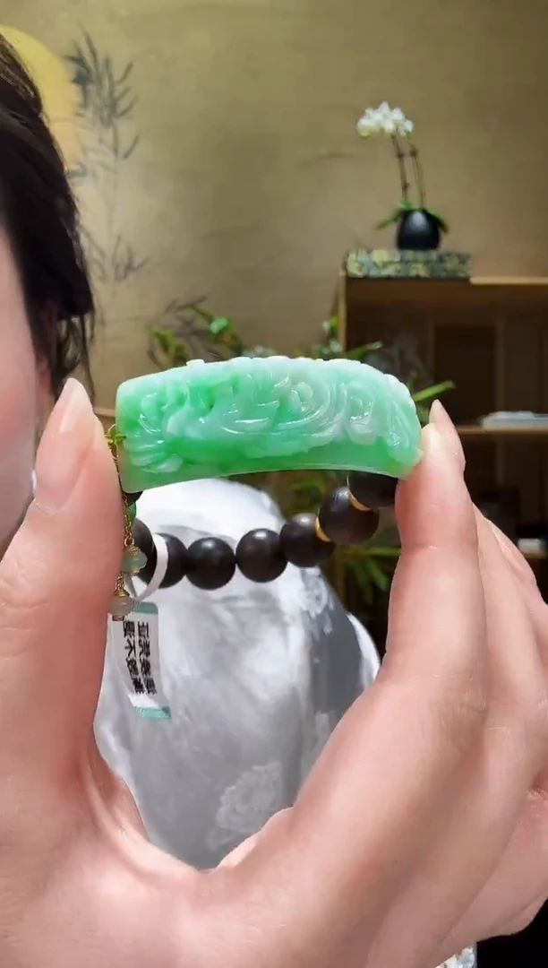 颈饰未镶嵌翡翠手牌