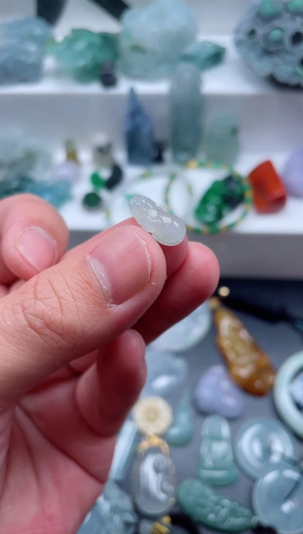 【闪购商品】翡翠颈饰未镶嵌貔貅