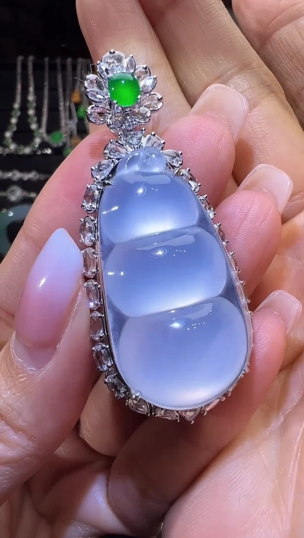 吊坠(不含链)18K金镶嵌翡翠豆子