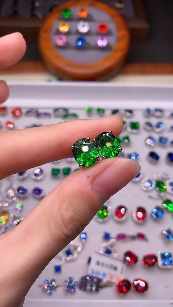 石榴石（沙弗莱）耳饰银S925镶嵌.....