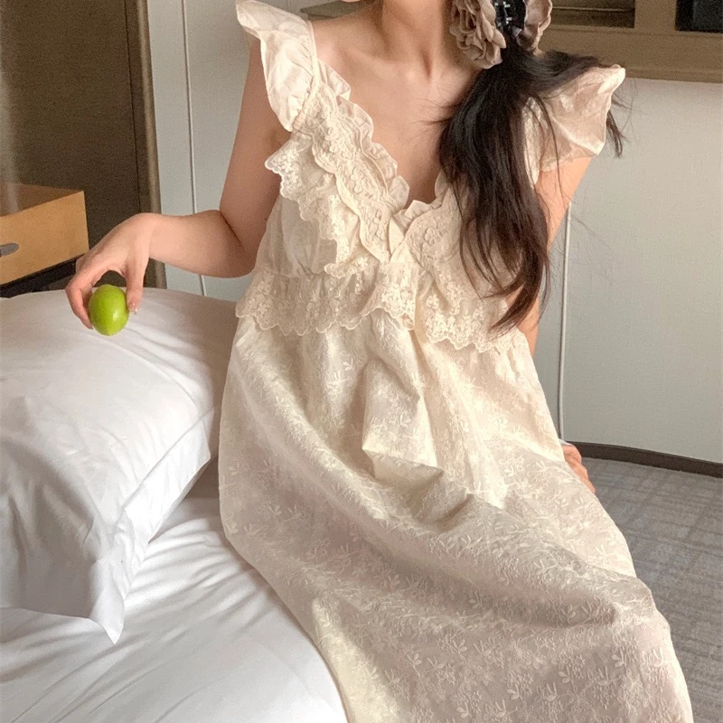 hazel专属韩系2024ins复古宫廷风v领带胸垫吊带短裤家居服睡裙女