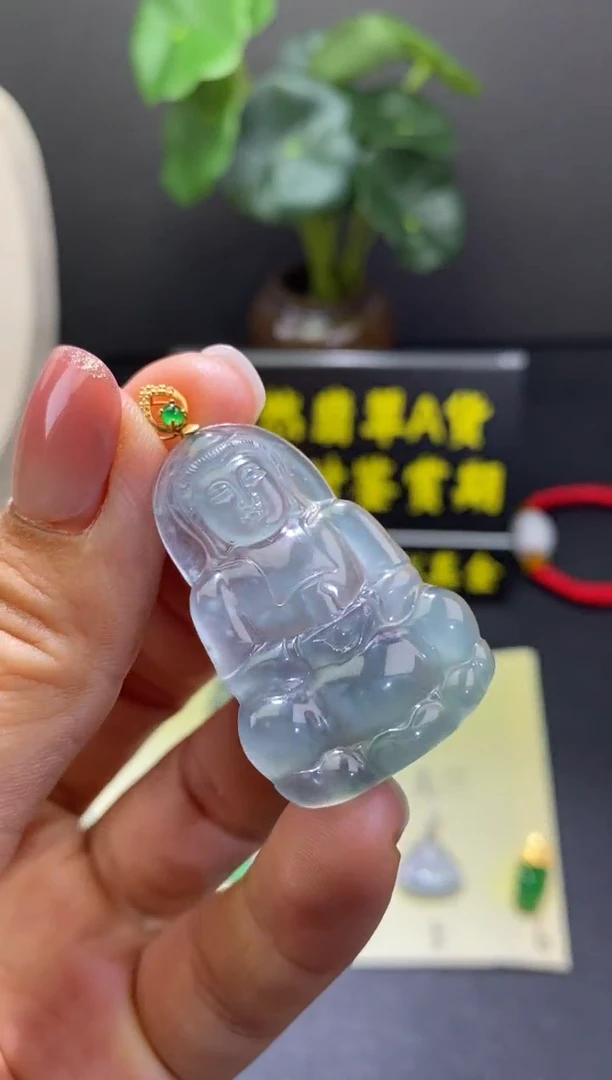 翡翠18K金镶嵌颈饰翡翠吊坠