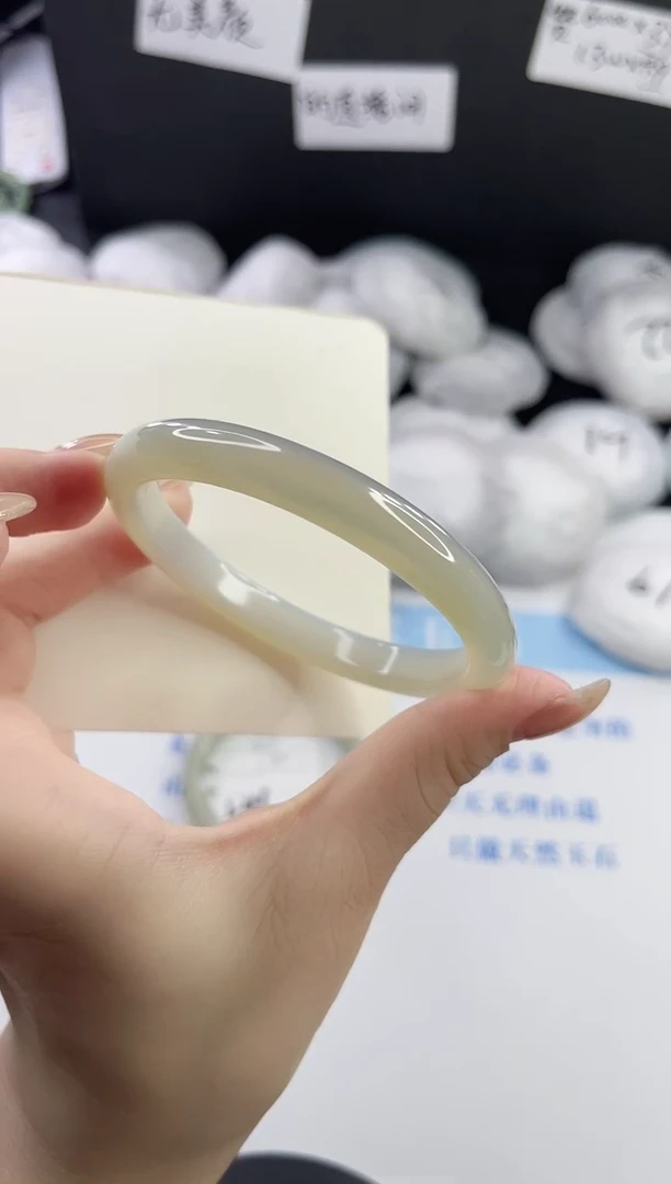 未镶嵌手镯石英质玉多样性发货L42