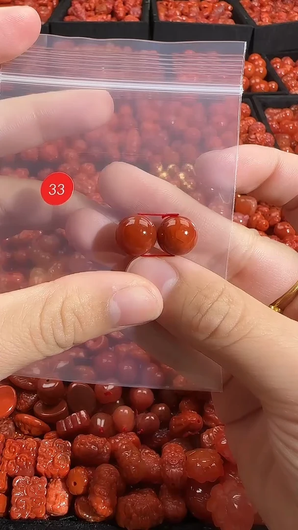 颈饰未镶嵌南红玛瑙1