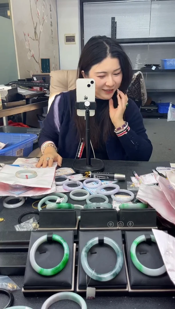 【闪购商品】翡翠手镯未镶嵌0548468673